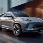 Кроссовер Exeed Sterra E05 на базе Exeed TXL показал свой интерьер: три экрана вместо табло