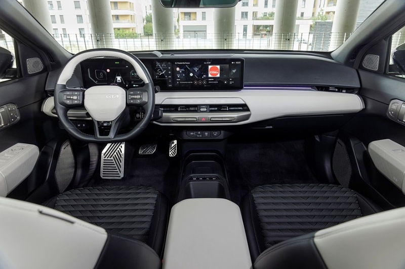 На замену Kia Ceed: в Словакии стартовало производство хэтчбека Kia EV4