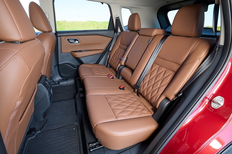 Nissan X-Trail обновился и обзавёлся версиями Nismo и Rock Creek в Японии