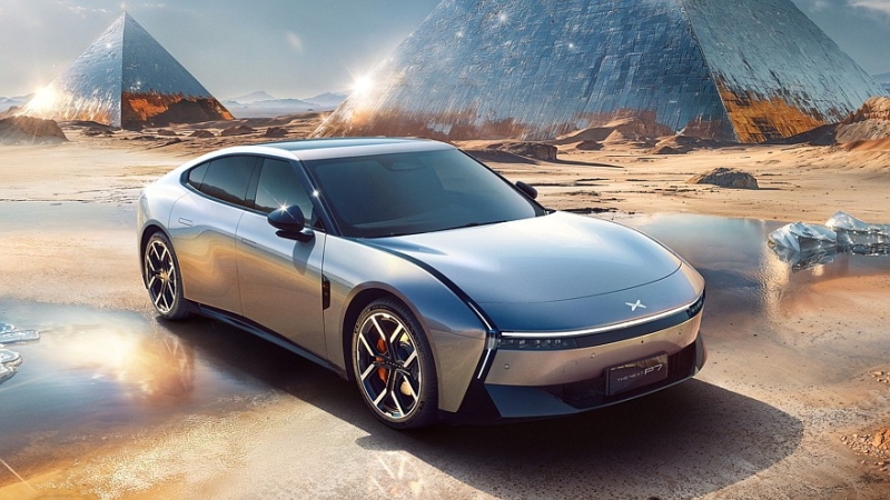 Новый Xpeng P7 выходит на рынок: крутой дизайн и очень богатое оснащение за свои деньги