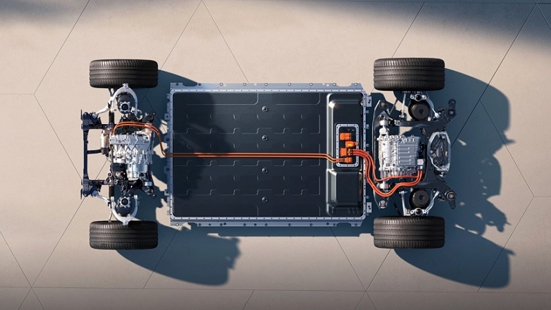 Новый Xpeng P7 выходит на рынок: крутой дизайн и очень богатое оснащение за свои деньги