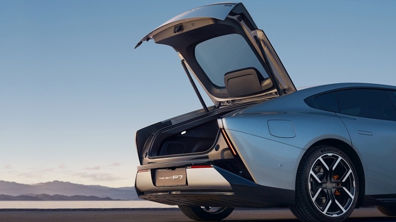 Новый Xpeng P7 выходит на рынок: крутой дизайн и очень богатое оснащение за свои деньги