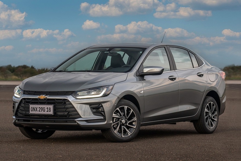 Обновлённый Chevrolet Onix: «живые» фото, подешевевшая база и другие уточнения