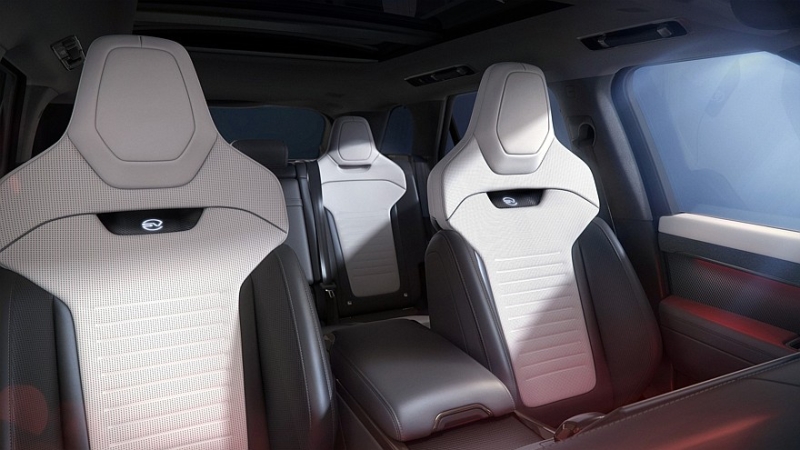 По цене суперкара: представлен самый дорогой в гамме Range Rover Sport SV Carbon
