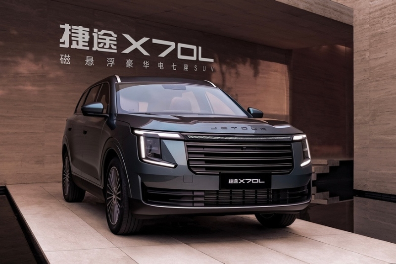 Большой кроссовер Jetour X70L предложен с двумя моторами на выбор