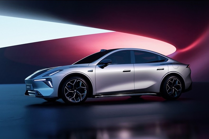 Changan готовит к премьере седан Deepal L06 в новом стиле