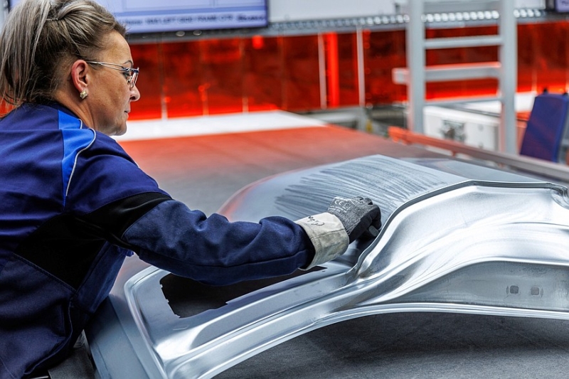 Чисто, зелено, солнечно: BMW показала завод, на котором будут собирать новый BMW iX3