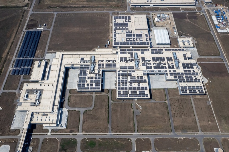 Чисто, зелено, солнечно: BMW показала завод, на котором будут собирать новый BMW iX3