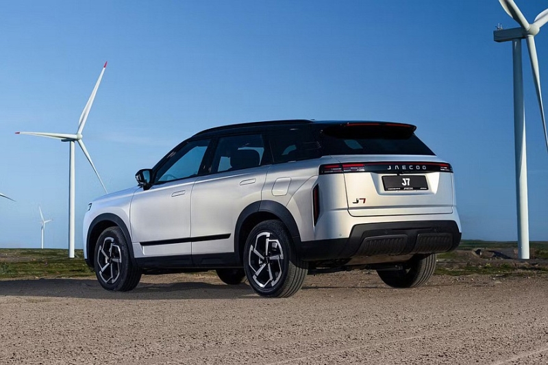 Jaecoo J7 с дизайном в стиле Range Rover Evoque и новым мотором: цены в России
