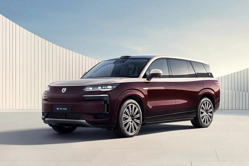 Кроссовер Denza N8L от BYD: первое фото салона и дата премьеры