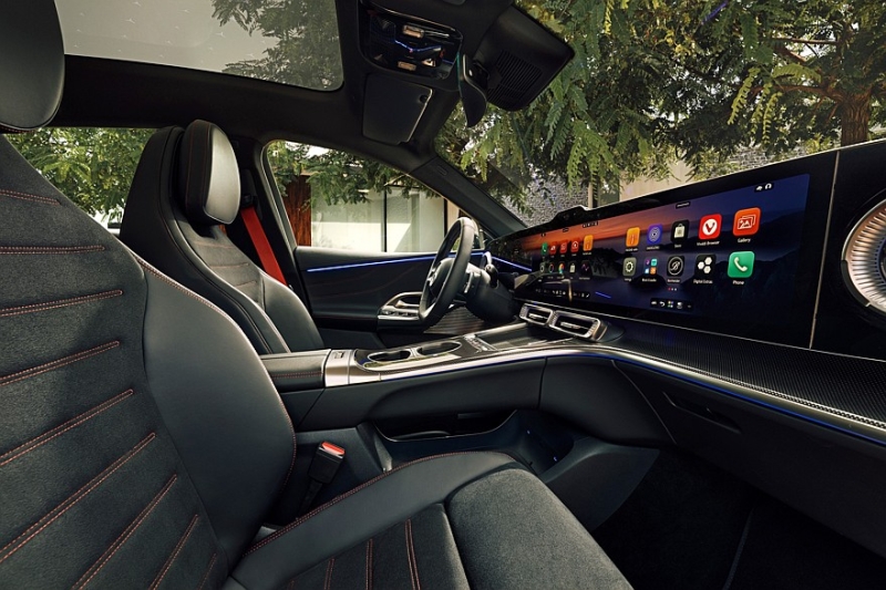 Mercedes-Benz GLC with EQ Technology: 800 вольт, пиксельный «гриль» и фоторамка в «базе»