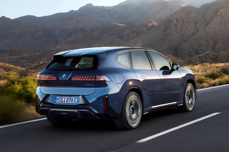 Новый BMW iX3: узкие ноздри, эксцентричный салон, 800 вольт и суперкомпьютеры