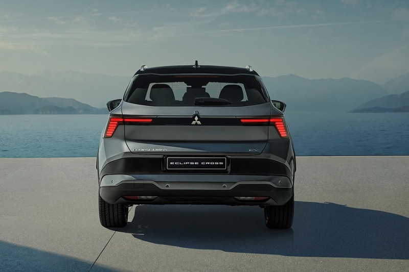 Новый Mitsubishi Eclipse Cross на базе Renault стартует с топовой начинкой