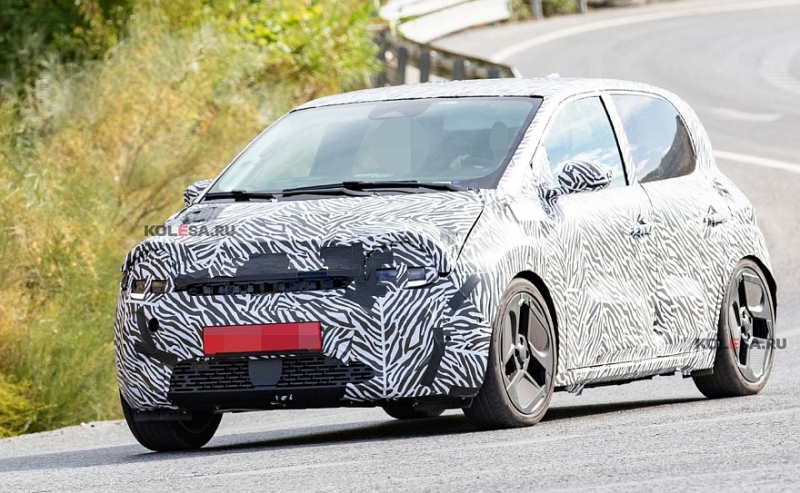 Новый Renault Twingo засветился в ходе дорожных испытаний