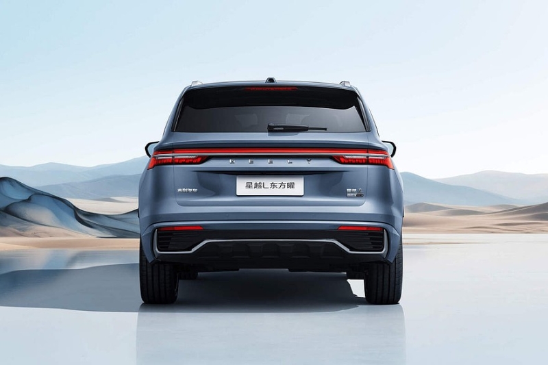 Обновлённый Geely Monjaro: более мощный мотор и модное табло