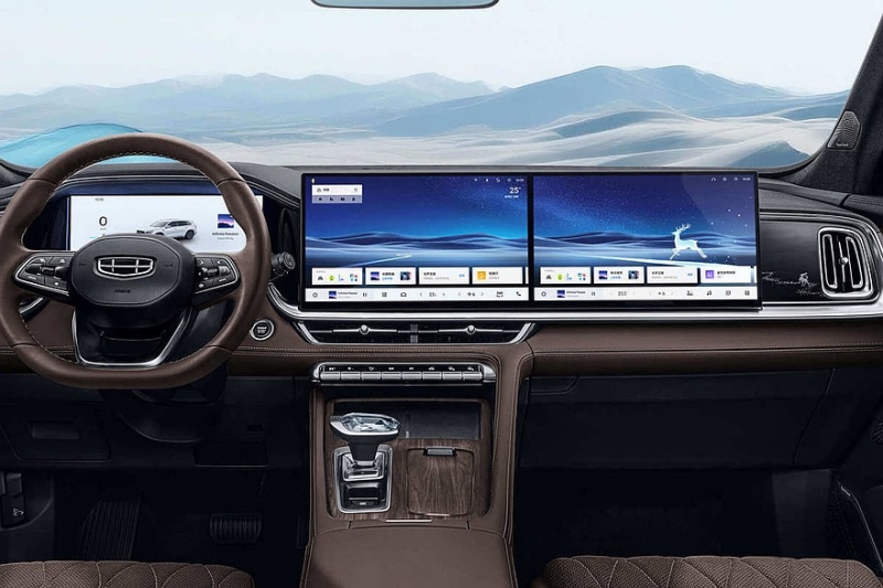 Обновлённый Geely Monjaro: более мощный мотор и модное табло