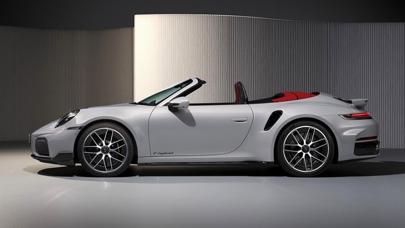 Обновлённый Porsche 911 Turbo S: гибридные 711 л.с., масса 1740 кг и 2,5 с до «сотни»