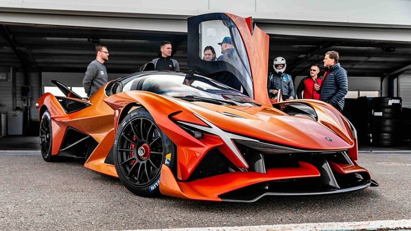 Похожий на ксеноморфа суперкар Apollo Evo с мотором V12 показался в серийном виде