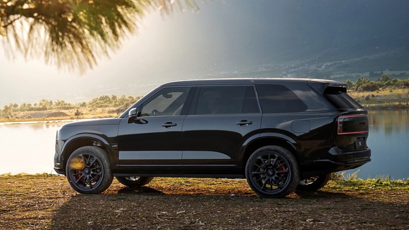 Роскошный гибридный кроссовер Zeekr 9X вышел на рынок: 1400 л.с. и 3,1 с до «сотни»