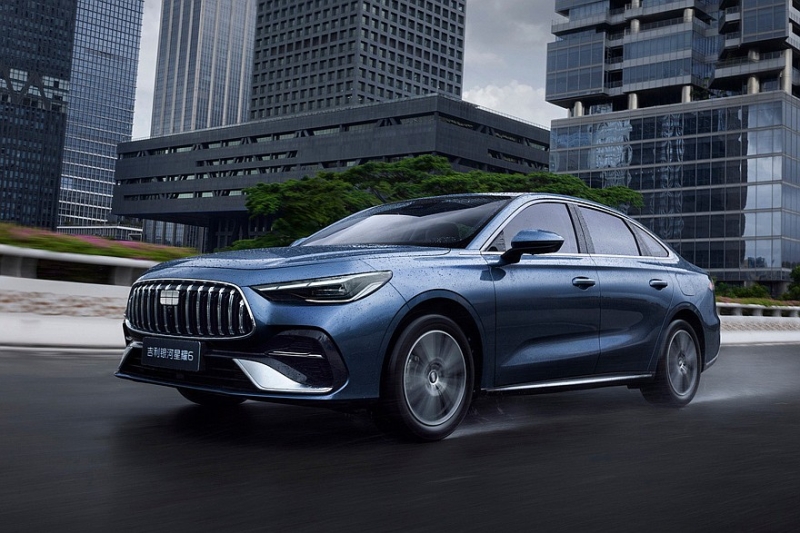 Седан Geely Galaxy Starshine 6 доступен к заказу, на очереди – родственный новый Emgrand