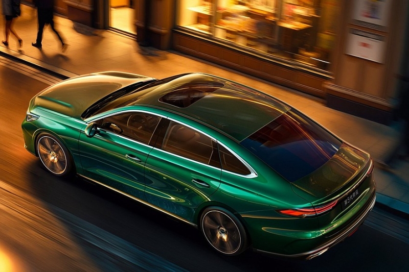 Седан Geely Galaxy Starshine 6 доступен к заказу, на очереди – родственный новый Emgrand