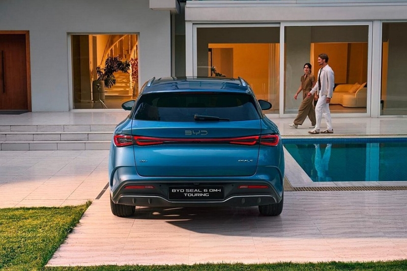 Семейство BYD Seal 6 DM-i выходит на европейский рынок: седан и универсал