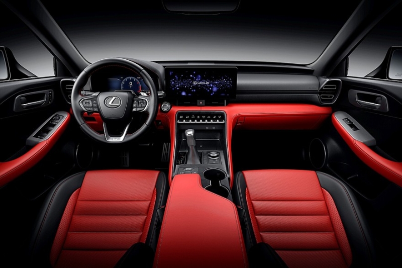 Стареющий Lexus IS опять обновлён: без V8, но с новым салоном и доработанным шасси