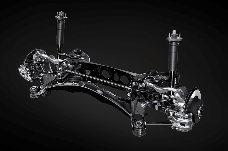 Стареющий Lexus IS опять обновлён: без V8, но с новым салоном и доработанным шасси