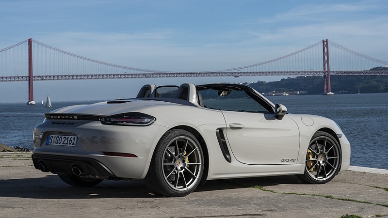 У нового Porsche 718 всё-таки будут двигатели внутреннего сгорания