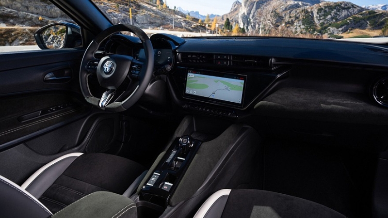 Alfa Romeo Junior обзавёлся «подогретой» версией Sport Speciale