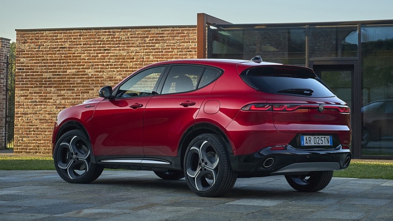 Alfa Romeo обновила кроссовер Tonale на фоне падения спроса