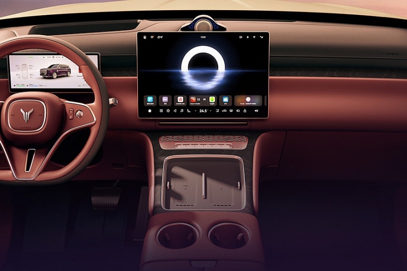 Dongfeng полностью раскрыл интерьер кроссовера Voyah Taishan, который привезут в Россию