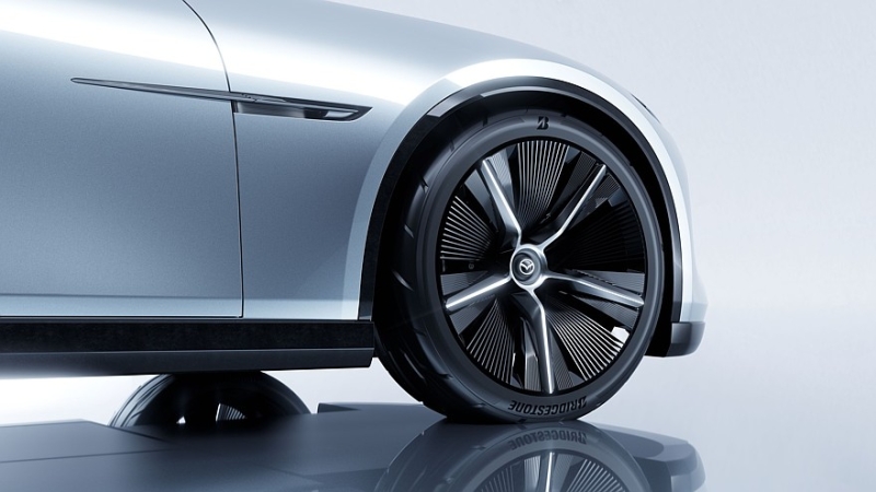 Эффектные новинки от Mazda: роторное кросс-купе и предвестник новой Mazda 2