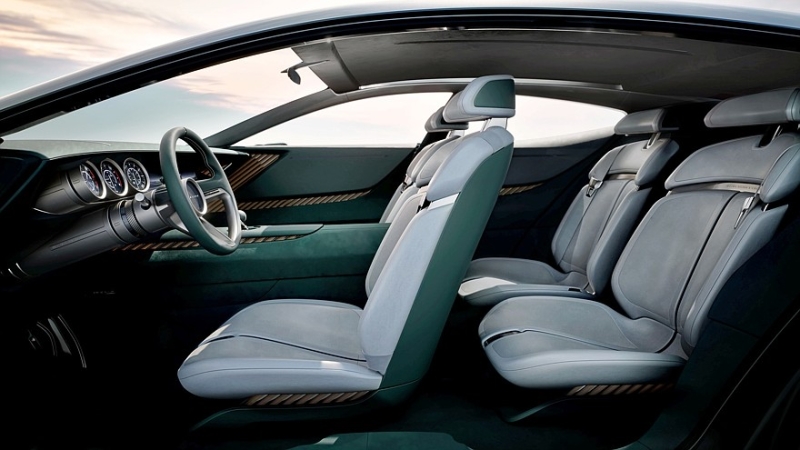 Эффектные новинки от Mazda: роторное кросс-купе и предвестник новой Mazda 2