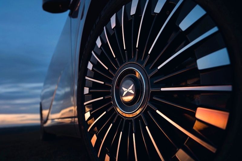 Гибридный минивэн Xpeng X9 EREV похвастался выдающейся дальнобойностью