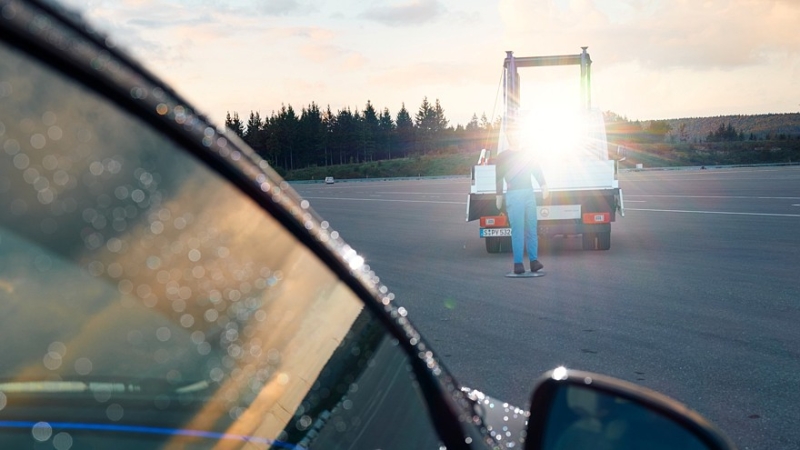 Головной автополигон Mercedes-Benz получил новый центр испытаний светотехники