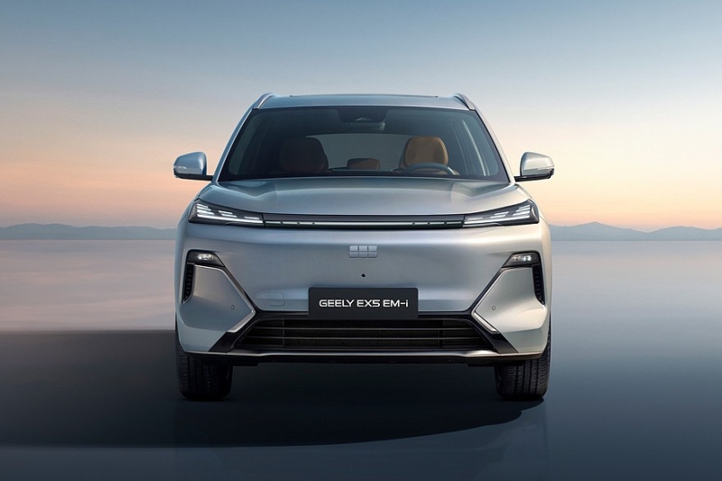 Кроссовер Geely EX5 EM-i для России: оснащение и техника