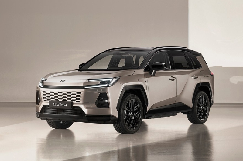 Кроссовер Toyota RAV4 нового поколения приготовился к старту продаж