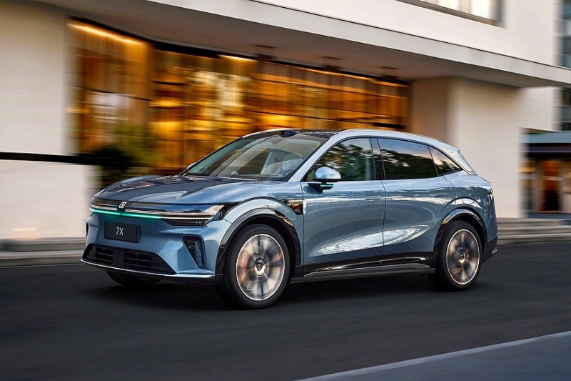 Кроссовер Zeekr 7X обновлён через год после запуска: больше комфорта, мощности и запаса хода