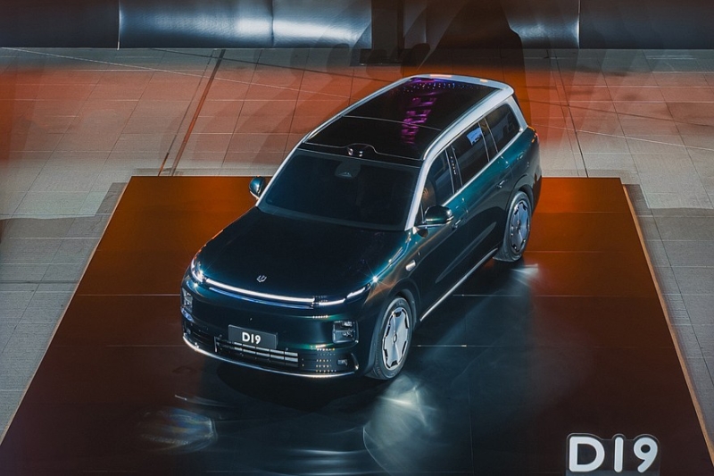 Leapmotor D19 вклинится в ставший тесным сегмент роскошных больших кроссоверов