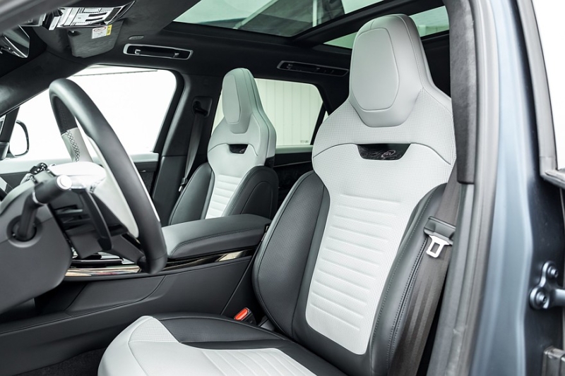 Manhart SV 800: больше мощности для упакованного в карбон Range Rover Sport SV