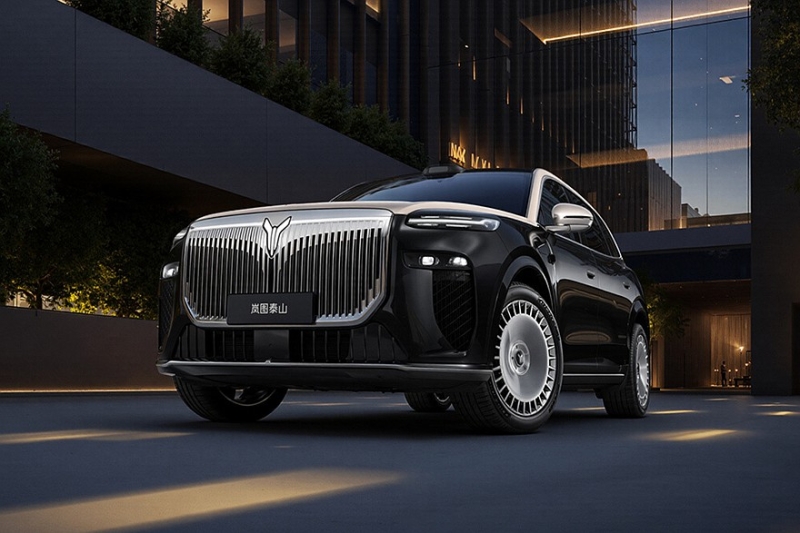 Новый флагманский кроссовер Voyah Taishan едет в Россию