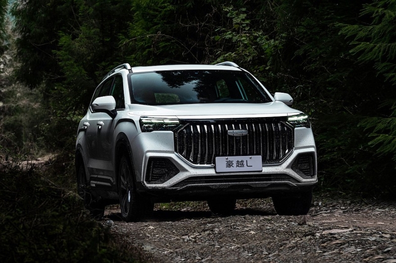 Обновлённый Geely Okavango приготовился к премьере: кроссовер объявлен следующим поколением