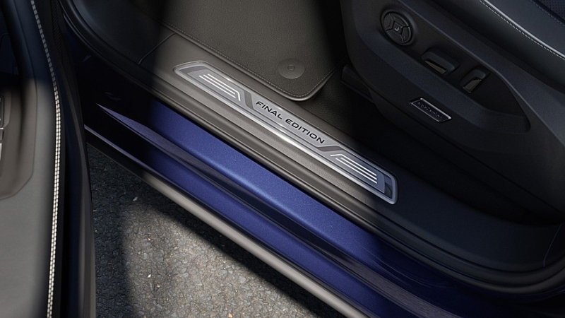 Торжественные проводы: Volkswagen подготовил прощальную версию для кроссовера Touareg