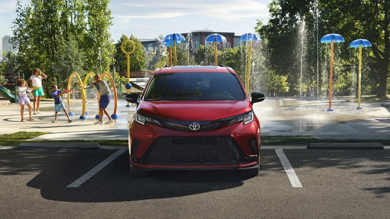 Toyota Sienna получила ряд полезных обновок и прибавила в цене