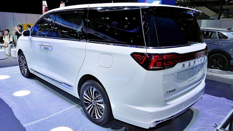 JAC готовит минивэн RF8 к скорому выходу на российский рынок