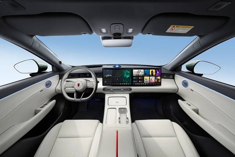 Кроссовер-рекордсмен Hongqi HS6 выходит на рынок