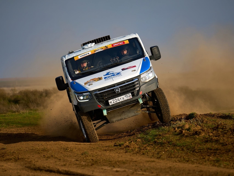 Навигационные ловушки и скоростной пролог: в Калмыкии стартовала баха «Великая степь»