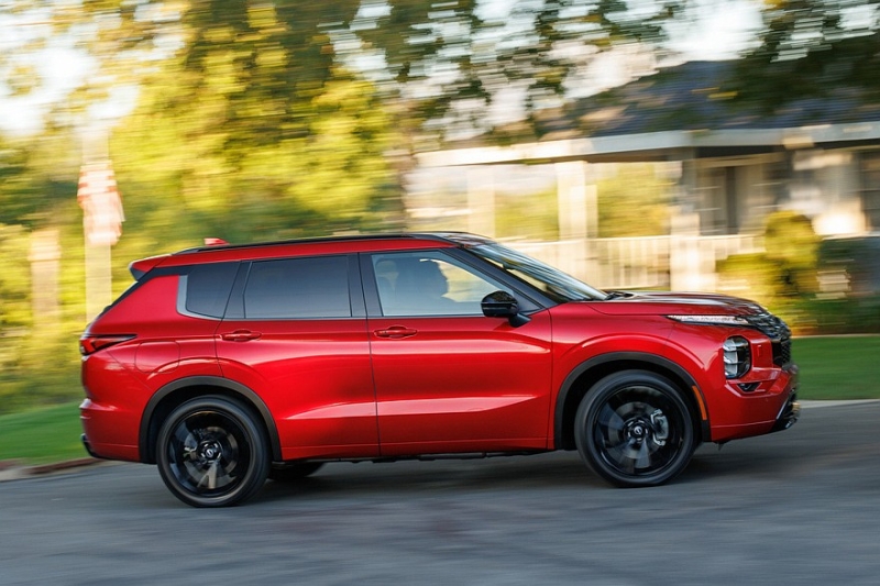 Не заморачивались: представлен Nissan Rogue PHEV, он же чуть переделанный Mitsubishi Outlander