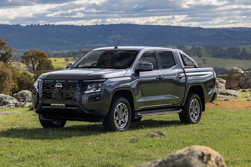 Новый пикап Nissan Navara на базе Mitsubishi L200: топовый дизель и только полный привод